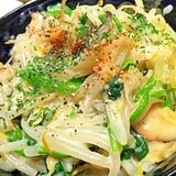 フライパンdeほうれん草ともやしのクリーム丼